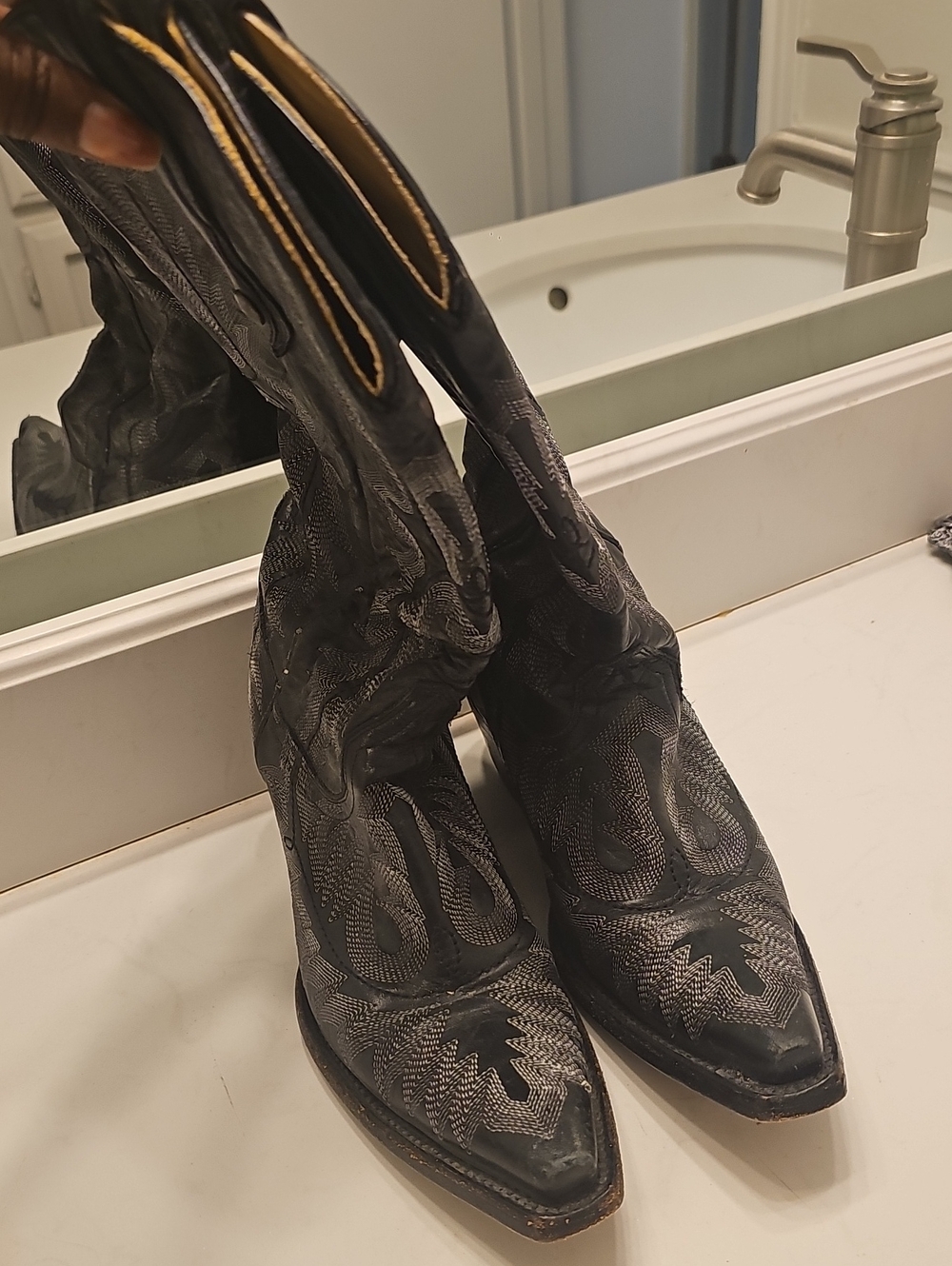 CORRAL Style 1911 Women's Black Embroidered Pointed-Toe Western Boots Size 6.5M